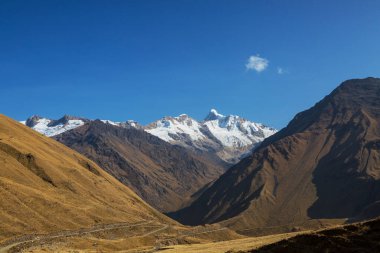 Cordillera Blanca, Peru, Güney Amerika 'daki güzel dağ manzaraları