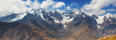 Cordillera Blanca, Peru, Güney Amerika 'daki güzel dağ manzaraları