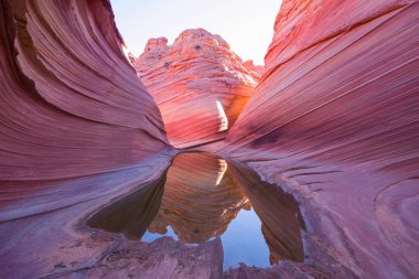 The Wave, Arizona, Vermillion Cliffs, Paria Canyon State Park, ABD. İnanılmaz doğal bir geçmiş.