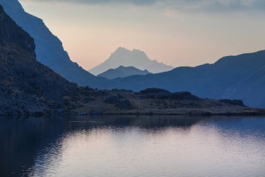 Cordillera Blanca 'da güzel dağlar, Peru, Güney Amerika