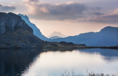 Cordillera Blanca 'da güzel dağlar, Peru, Güney Amerika