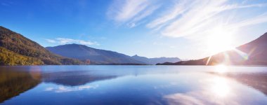Patagonya 'daki güzel dağ manzaraları. Güney Amerika, Arjantin 'de dağlar gölü.