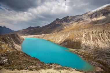 Cordillera Blanca 'da güzel dağlar, Peru, Güney Amerika