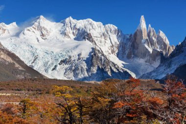 Patagonya dağlarında sonbahar sezonu, Güney Amerika, Arjantin