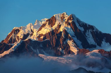 Cordillera Blanca, Peru, Güney Amerika 'daki güzel dağ manzaraları