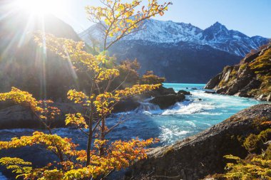 Arjantin, Güney Amerika 'daki Perito Moreno Ulusal Parkı' nda fantastik dağ manzaraları.