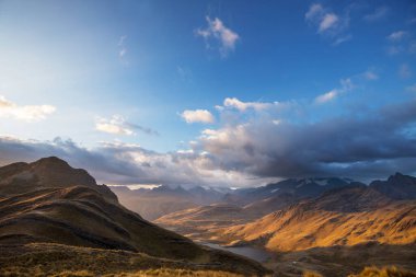 Cordillera Blanca, Peru, Güney Amerika 'daki güzel dağ manzaraları