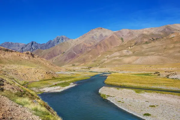 Valle Hermosa 'daki inanılmaz dağ manzaraları, Arjantin, Güney Amerika