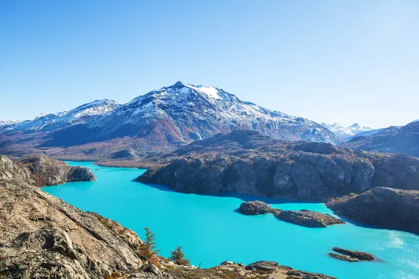 Arjantin, Güney Amerika 'daki Perito Moreno Ulusal Parkı' nda fantastik dağ manzaraları.