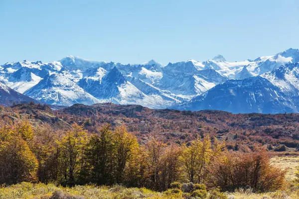 Patagonya dağlarında sonbahar sezonu, Güney Amerika, Arjantin