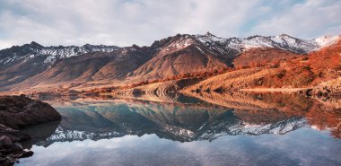 Patagonya dağlarında sonbahar sezonu, Güney Amerika, Arjantin