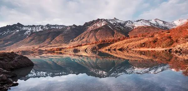 Patagonya dağlarında sonbahar sezonu, Güney Amerika, Arjantin