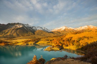 Patagonya dağlarında sonbahar sezonu, Güney Amerika, Arjantin