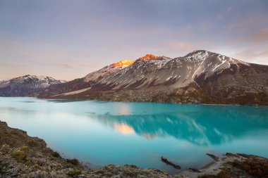 Arjantin, Güney Amerika 'daki Perito Moreno Ulusal Parkı' nda fantastik dağ manzaraları.