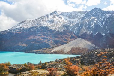 Patagonya dağlarında sonbahar sezonu, Güney Amerika, Arjantin
