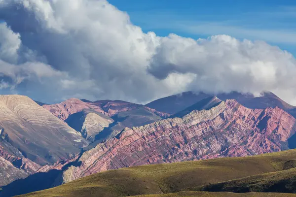Kuzey Arjantin 'in fantastik manzaraları. Güzel, ilham verici doğal manzaralar..