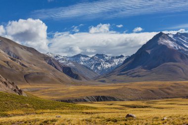 Valle Hermosa 'daki inanılmaz dağ manzaraları, Arjantin, Güney Amerika
