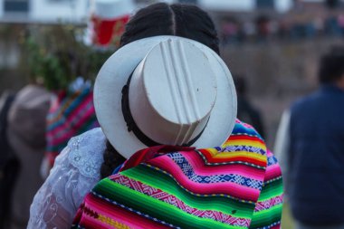 Peru, Güney Amerika 'da geleneksel giysili yerel halk