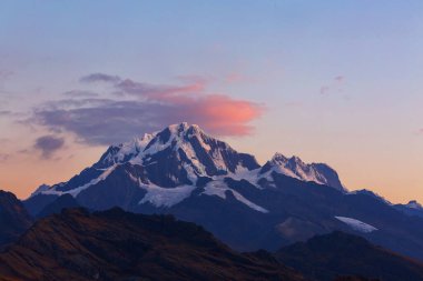 Cordillera Blanca, Peru, Güney Amerika 'daki güzel dağ manzaraları