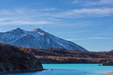 Patagonya dağlarındaki güzel göl. Arjantin, Güney Amerika 'da olağanüstü doğal manzaralar