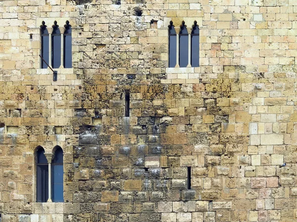 Rustic Medieval Sandstone Wall Ancient Windows — Zdjęcie stockowe