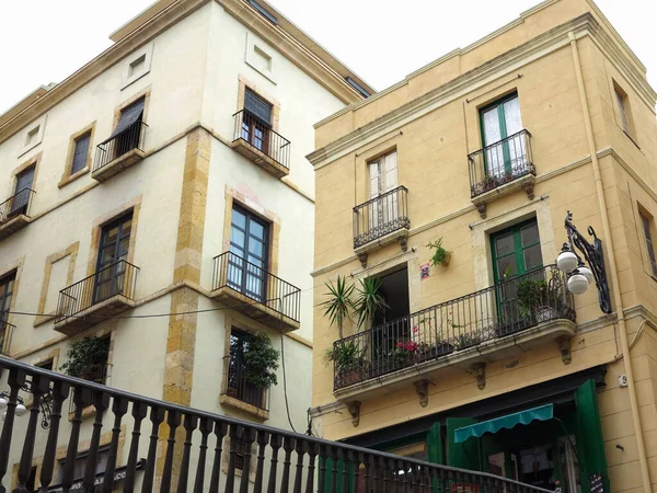Tarragona Spain 2022 中世纪古城的街道 联合国教科文组织的世界遗产 及其阳光灿烂的浪漫建筑 — 图库照片