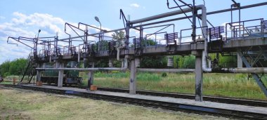 Petrol ürünlerini indirmek ve yüklemek için tren istasyonu