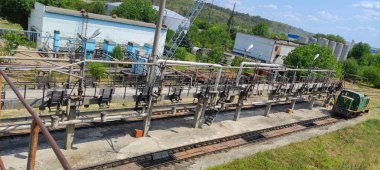 Petrol ürünlerini indirmek ve yüklemek için tren istasyonu