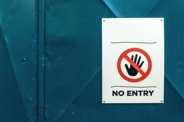 Giriş işareti yok. Çitte el hareketini durdur.