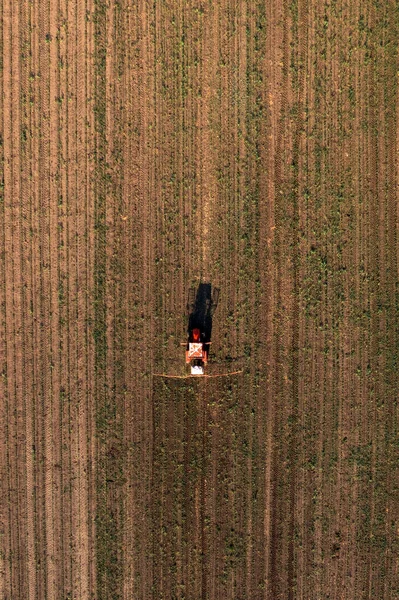Aerial Shot Agricultural Tractor Crop Sprayer Attached Spraying Herbicide Chemical — ストック写真