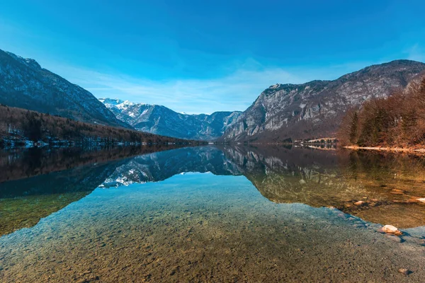 Beau Paysage Pittoresque Lac Glaciaire Bohinj Slovénie Avec Eau Cristalline — Photo