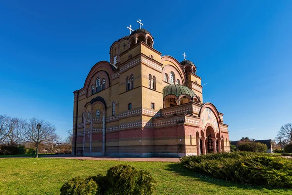 Apatin Serbien Mars 2023 Heliga Apostlarnas Ortodoxa Kyrka Vid Donaus — Stockfoto