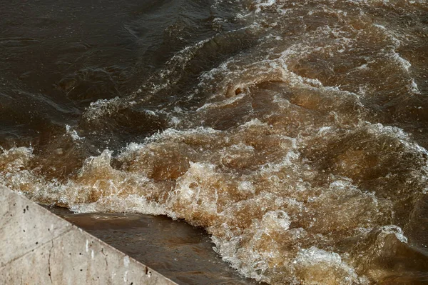 Odpadní Potrubí Řeky Koncepce Znečištění Vody Škod Životním Prostředí Selektivní — Stock fotografie