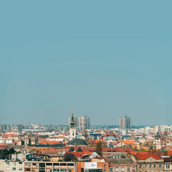 Novi Sad Skyline Cidade Com Grande Porção Céu Azul Como — Fotografia de Stock