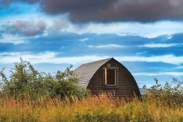 瑞典哈姆斯塔德附近Kattegat海的木制瑞典小屋海滨别墅 有选择的重点 — 图库照片