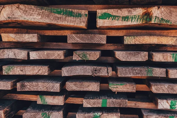 木工板のスタック 背景としての木材建設資材 — ストック写真
