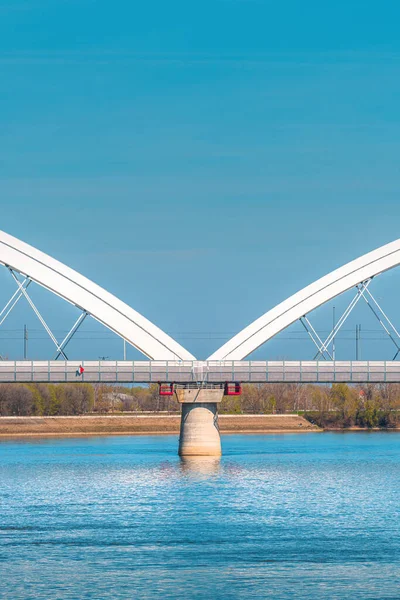Puente Zezelj Puente Arco Atado Sobre Río Danubio Novi Sad —  Fotos de Stock