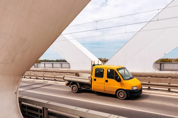 Yellow Mini Truck Speeding Modern Bridge Used Intra City Low — Stock Photo, Image