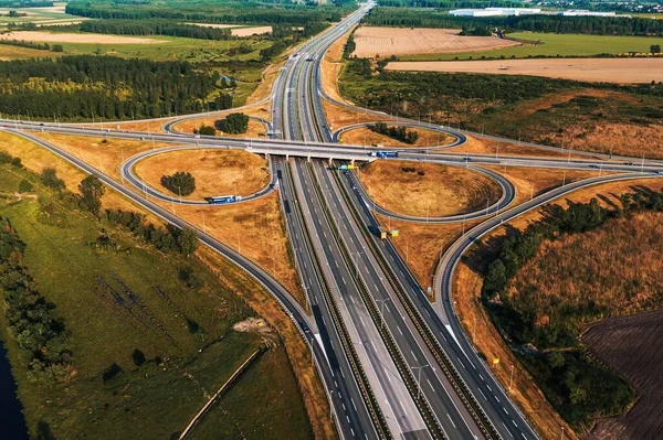 Τριφύλλι Φύλλο Σχήμα Αυτοκινητόδρομο Ανταλλαγή Από Drone Pov Θέα Υψηλής — Φωτογραφία Αρχείου