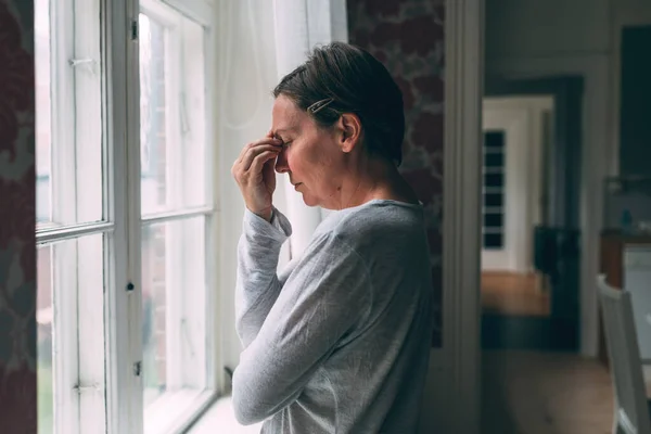 Mid Adult Caucasian Woman Severe Headache Standing Living Room Window — Stock Photo, Image