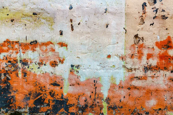 表面から剥がれた塗料で覆われた古い壁は グランジの背景と質感 コピースペースが含まれています — ストック写真