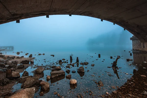 Rocks Old Stone Bridge Lake Bohinj Slovenia Foggy Winter Morning — Stock Photo, Image