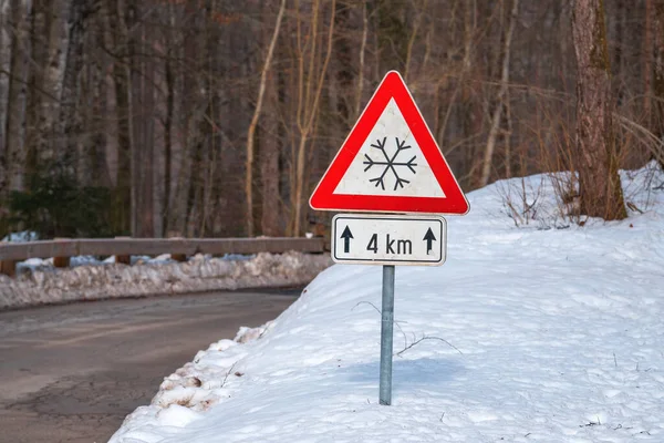 Beware Ice Snow Triangular Warning Sign Road Winter Selective Focus — Stock Photo, Image