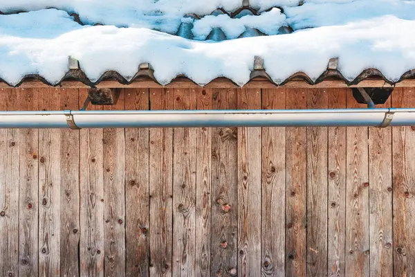 Snow Rooftop Wooden Shed Brand New Metallic Gutter Winter — Stock Photo, Image