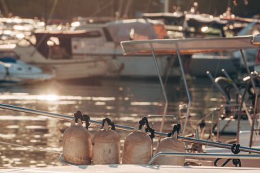 Marinada balıkçı tekneleri, seçici odak