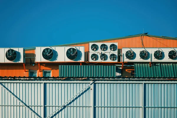 Industrial Warehouse Heat Pumps External Units Mounted Building Roof Sky — Stock Photo, Image