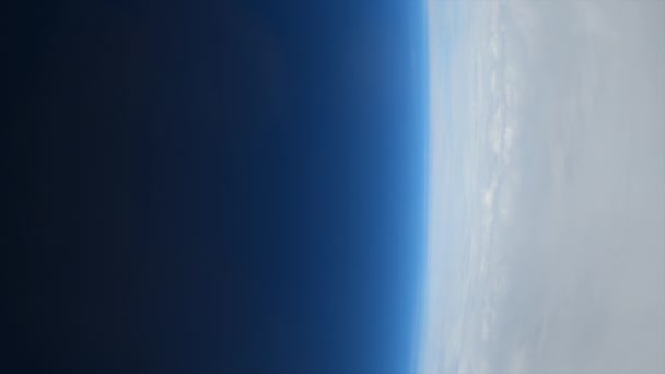 Güneşli Yaz Gününde Yolcu Uçağından Görülen Beyaz Kümülüs Bulutları Hava — Stok video