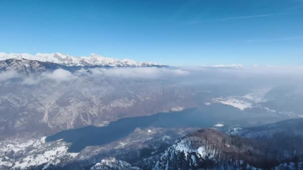 Lago Bohinj Invierno Vista Ángulo Alto Plano Aéreo Desde Montaña — Vídeos de Stock