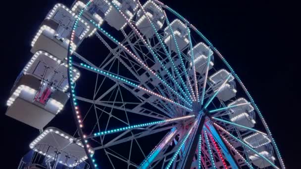 Ferris Τροχό Για Πανοραμική Θέα Στο Πάρκο Ψυχαγωγίας Είναι Δημοφιλής — Αρχείο Βίντεο
