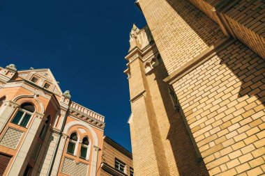 Novi Sad şehir merkezi mimari detayı, seçici odak